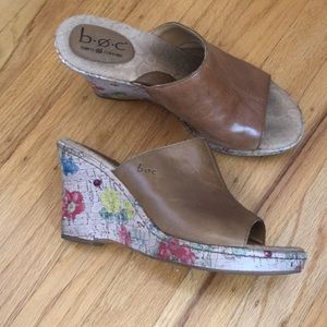 Born tan leather wedges